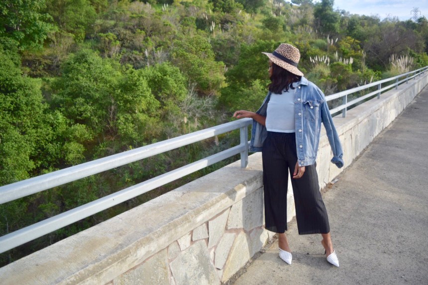 Leisurely Chic Style. Blogger Steffaniemonae.com is Leisurely Chic wearing a Zara Animal print brim hat, HM sheer crop top, Topshop cropped drawstring joggers and Zara pointed toe mule. 