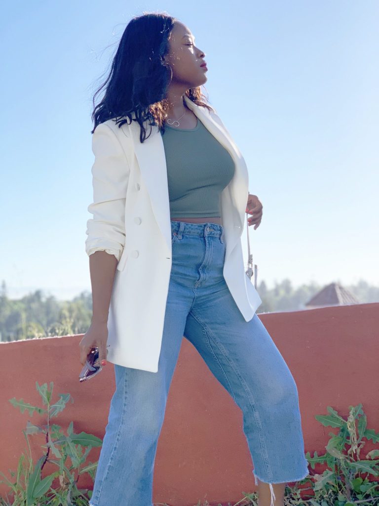 White Zara Blazer, Topshop crop top, Topshop Cropped denim, Zara clear bag, F21 Sport Sandals 