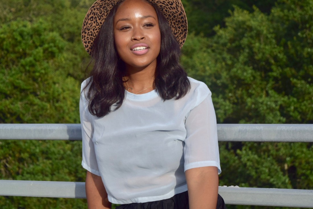 Leisurely Chic Style. Blogger Steffaniemonae.com is Leisurely Chic wearing a Zara Animal print brim hat, HM sheer crop top, Topshop cropped drawstring trousers and Zara pointed toe mule.